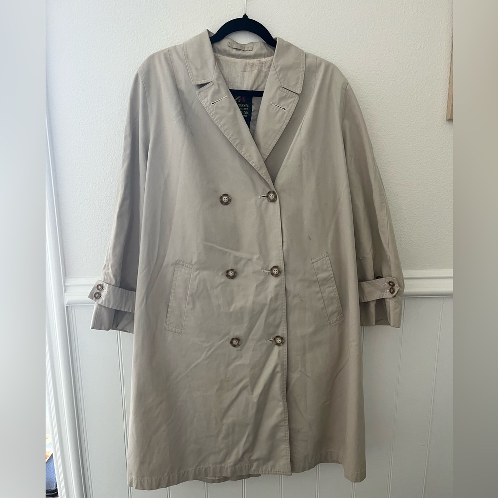 Vintage Classic Tan Double-Breasted Women's Coat by Fleet Street